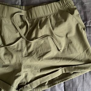 Zyia Shorts